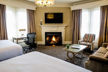 Executive Room, 2 Queen Beds, Fireplace