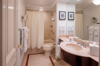 Executive Room, 2 Queen Beds, Fireplace