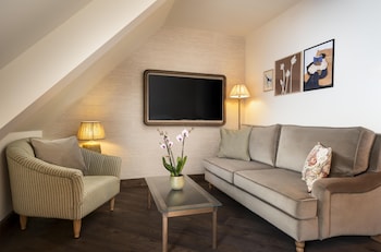 Junior Suite, 1 King Bed (Deluxe)