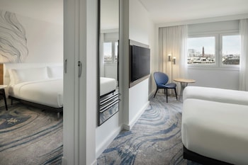 Superior Room, 1 King Bed