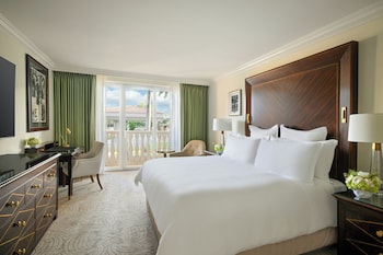 Deluxe Room, 1 King Bed (Guest)