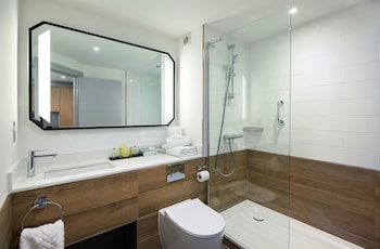 Deluxe Room, 1 Double Bed (Hilton Private Wellness Area)