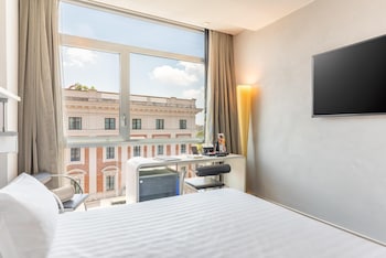 Comfort Room, 1 King Bed, Smoking (Twin bed on request)