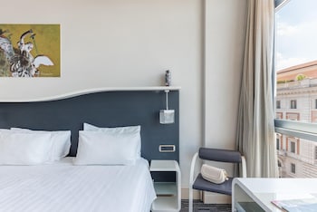 Comfort Room, 1 King Bed, Smoking (Twin bed on request)