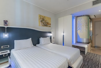 Comfort Room, 2 Twin Beds, Smoking