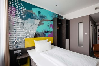 Room (Individual)