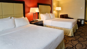 Standard Room, 2 Queen Beds (High Floor)