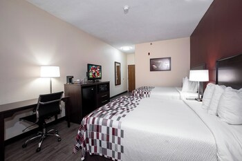 Deluxe Room, 2 Queen Beds, Smoking