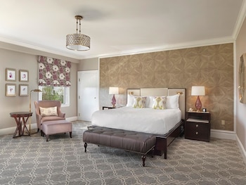 Suite, 1 Bedroom (King, Grab Bars)