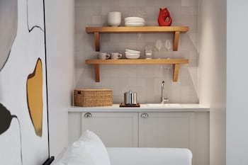 Deluxe Room, Kitchenette (Double Queen)