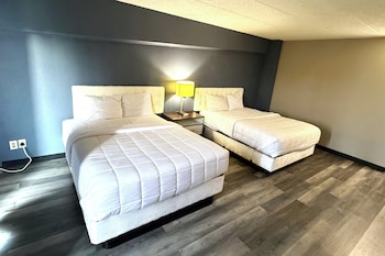 Room, 2 Queen Beds, Non Smoking
