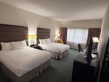 2 Queen Beds, Kitchenette, Non-Smoking