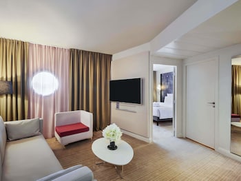 Suite, 1 Double Bed with Sofa bed