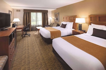 Deluxe Room, Multiple Beds, Non Smoking