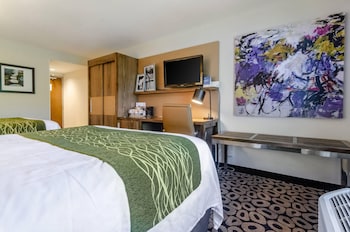 Room, 2 Queen Beds, Non Smoking (Upgrade)