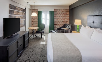 Standard Room, 1 King Bed
