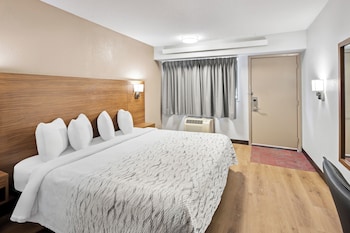 Superior Room, 1 King Bed, Accessible (Smoke Free)