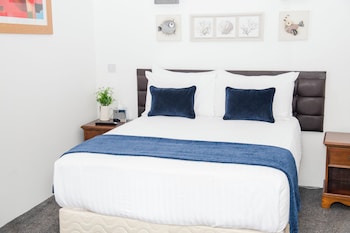 Basic Cottage, 1 Queen Bed (Pet friendly room)