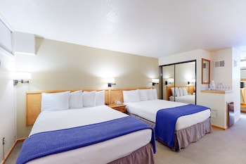 Room, 2 Queen Beds, Ground Floor