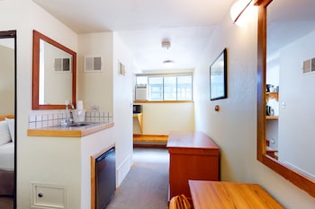 Room, 2 Queen Beds, Ground Floor