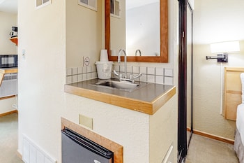 Deluxe Room, 2 Queen Beds