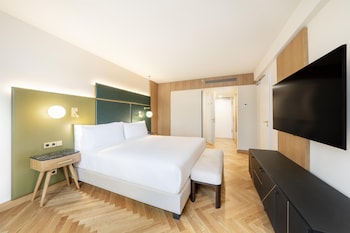 Suite, Multiple Beds, Kitchenette