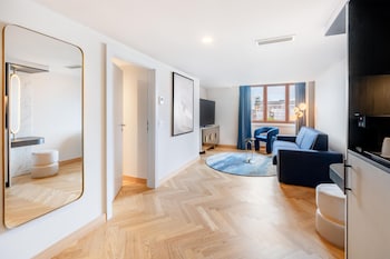 Executive Suite, Multiple Beds