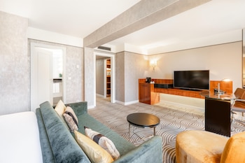 Junior Suite, 1 King Bed (Dome View, Lounge Access)