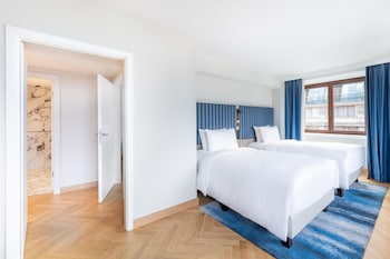 Executive Suite, Multiple Beds