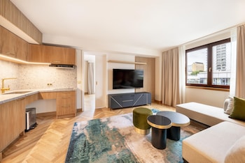 Suite, Multiple Beds, Kitchenette