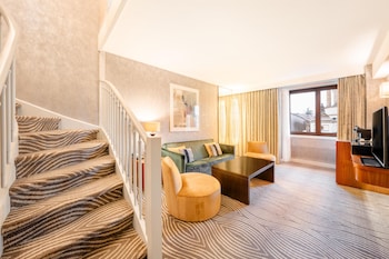 Duplex Suite, 1 King Bed (Dome View, Lounge Access)