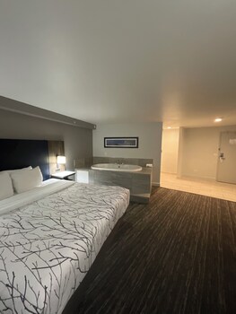 Suite, 1 King Bed, Non Smoking, Balcony