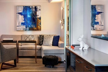 Executive Suite, 1 King Bed with Sofa bed