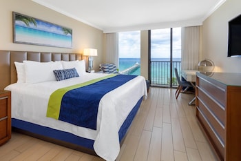 Room, 1 King Bed, Oceanfront (Wellness Room)