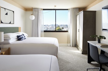 Room, 2 Queen Beds, City View