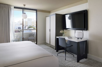 Room, 1 King Bed, Balcony