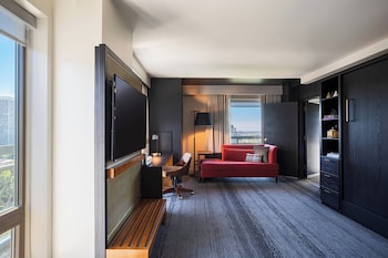 Room, 2 Queen Beds (Mobility Accessible, Roll-In Shower)