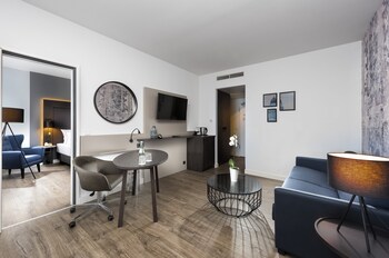 Suite, 1 Double Bed (Additional Living Area)