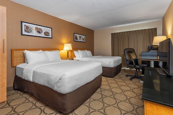 Deluxe Room, 2 Queen Beds, Refrigerator & Microwave, Ground Floor