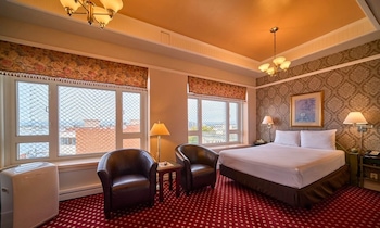 Superior Room, 1 Queen Bed, Non Smoking, City View