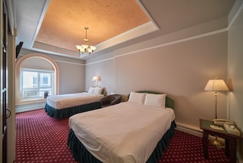Deluxe Room, 2 Queen Beds, Non Smoking
