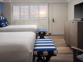Room, 2 Double Beds, Bay View