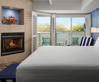 Deluxe Room, 1 King Bed, Garden View