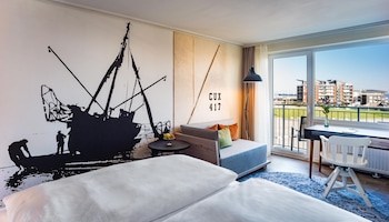 Comfort Room, 1 Double Bed, Balcony, Sea View (Cozy Sitting Corner)