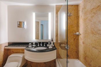 Fairmont King, Room, 1 King Bed, City View