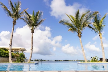 Signature Room, 2 Double Beds, Poolside