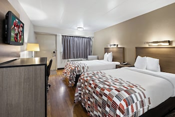 Deluxe Room, 2 Double Beds (Smoke Free)
