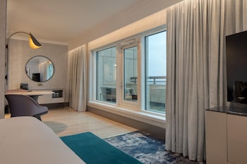 Executive Room, 1 King Bed, Balcony