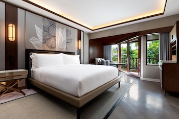 Deluxe Room, 1 King Bed, Garden View