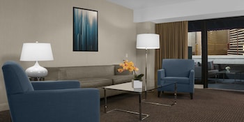 Suite, 1 King Bed, Balcony